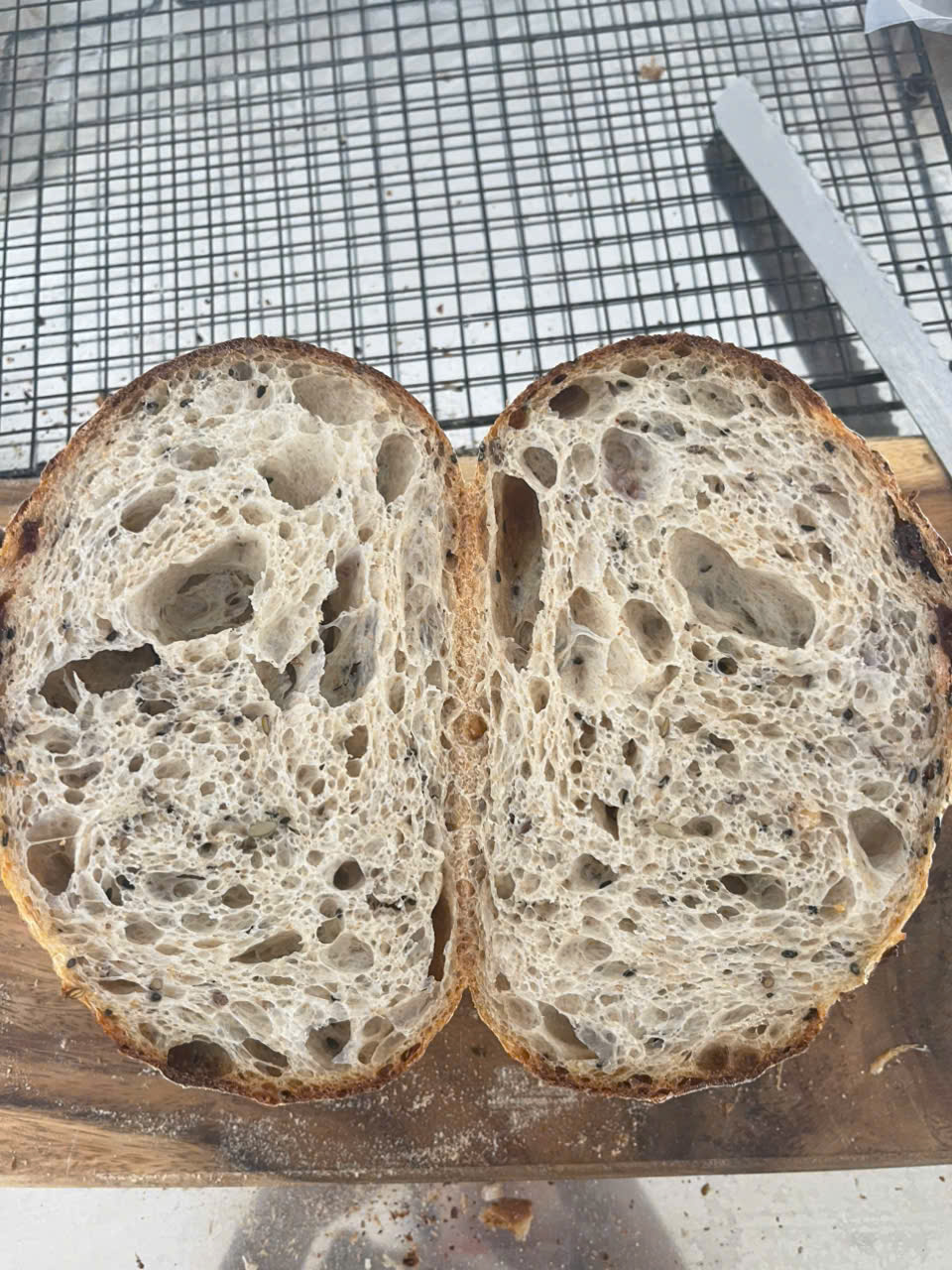 Ổ bánh sourdough Anna & Levain