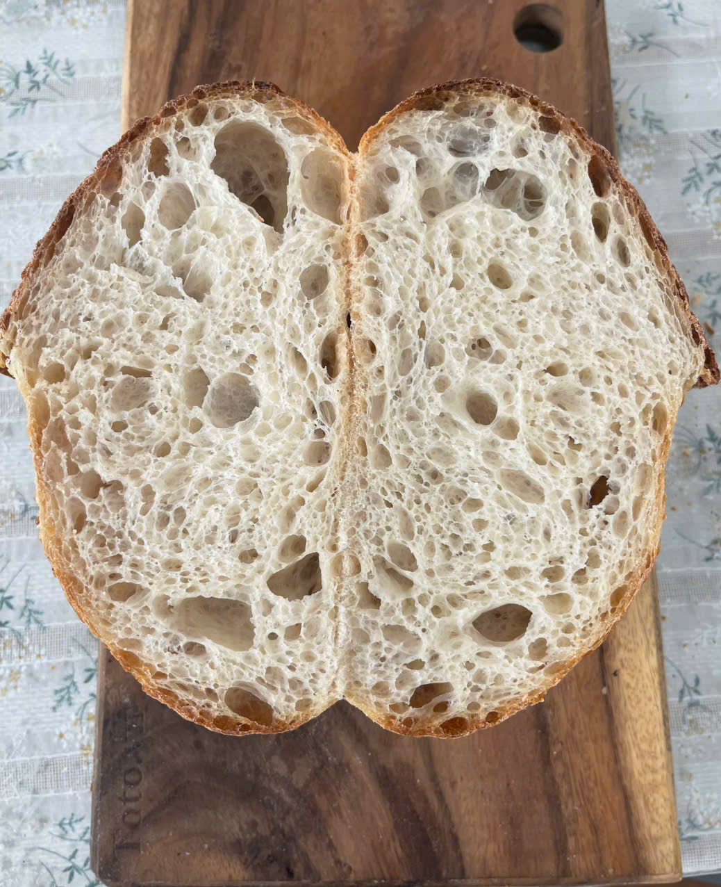 Classic White Levain sourdough thủ công